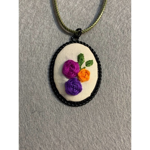 Rose Floral Applique Pendant Embroidery Necklace - Picture 4 of 6